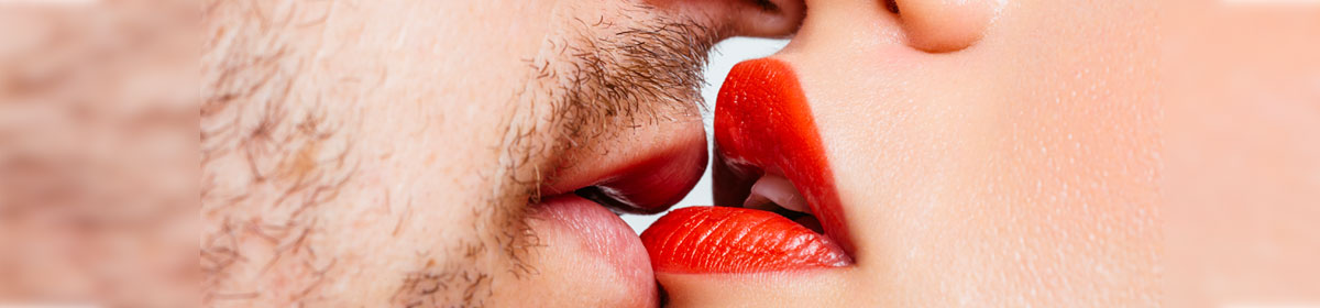 Kissing <span>(no tongue)</span>